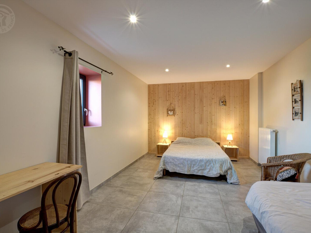 Gîte 9 personnes, 200 m² avec pièce à vivre de 73 m² - Photo 10