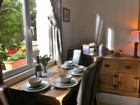 Gîte dans ancienne dépendance, jardin 400m², Mouy : photo 11