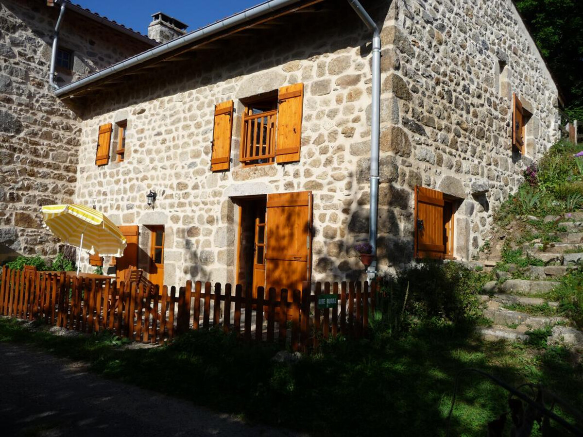 Gîte forézien 19e s., 6 pers., jardin 500m² - Photo 1