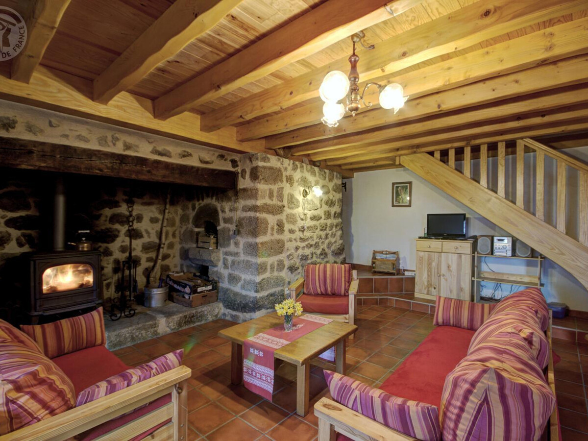 Gîte forézien 19e s., 6 pers., jardin 500m² - Photo 2