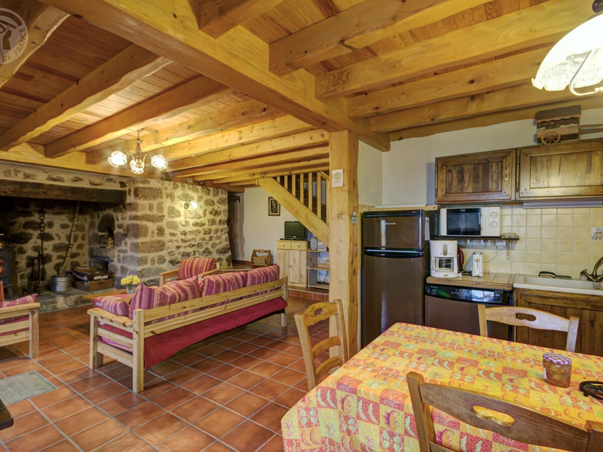Gîte forézien 19e s., 6 pers., jardin 500m² - Photo 3