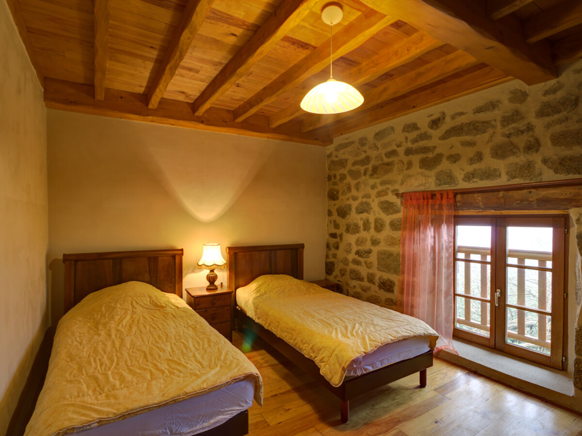 Gîte forézien 19e s., 6 pers., jardin 500m² - Photo 6