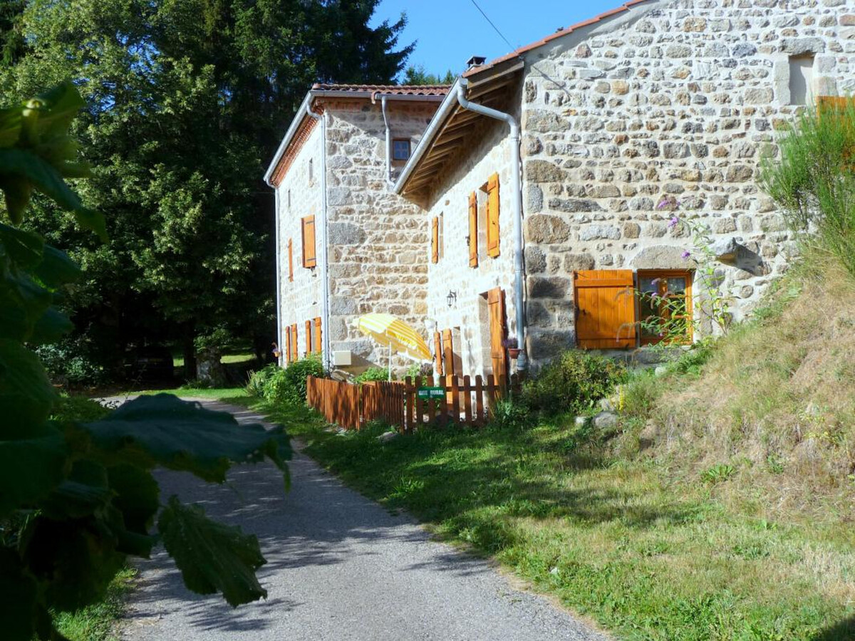 Gîte forézien 19e s., 6 pers., jardin 500m² - Photo 11