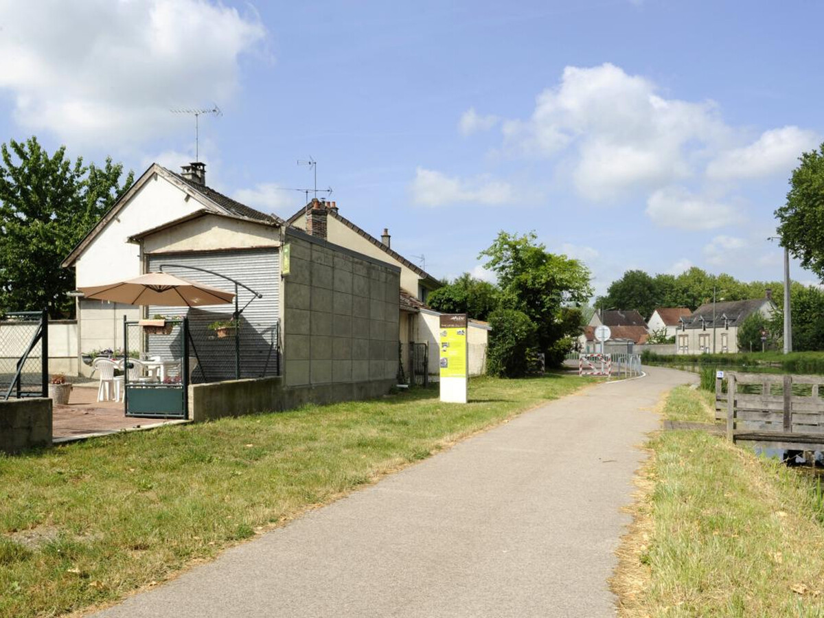 Gîte 6 pers. Méry-sur-Seine : jardin, ping-pong et Voie Verte - Photo 17