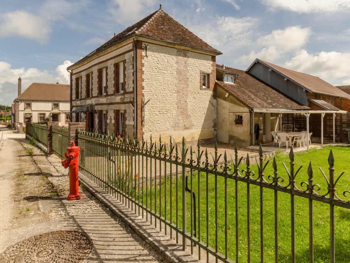 Gîte 4 chambres rénové avec jardin clos à Chamoy - Photo 2