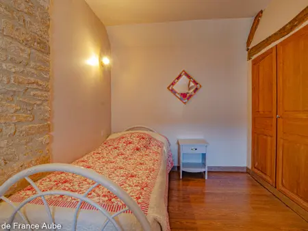 Gîte spacieux 7 pers. à Villiers-le-Bois, ancien corps de ferme : photo 12