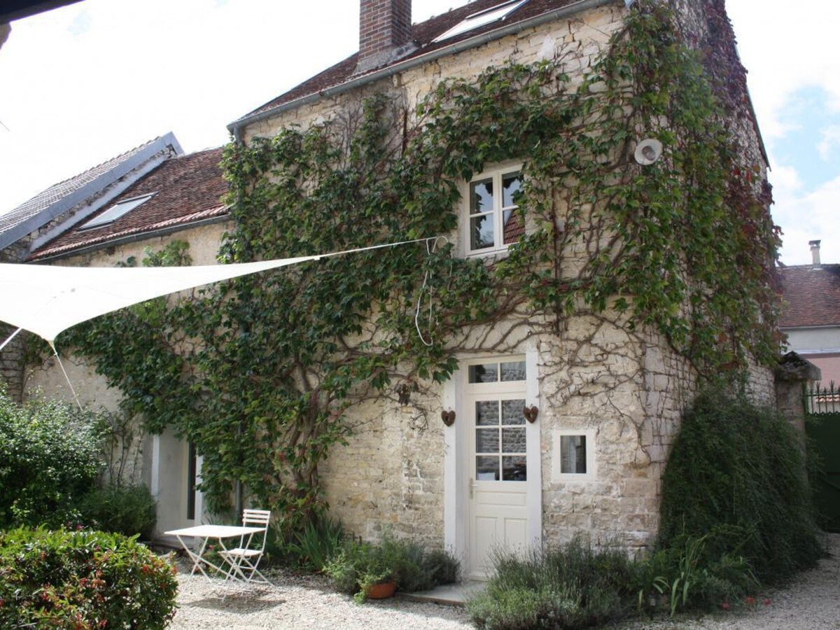 Gîte 6 pers. en pierres avec piscine chauffée à Landreville - Photo 1