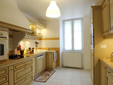 Charmante maison familiale avec garage, au cœur des Riceys - Photo 4