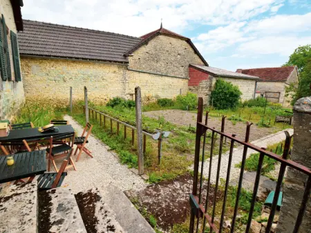 Gîte Chez Maria avec jardin bio à Celles-sur-Ource : photo 16
