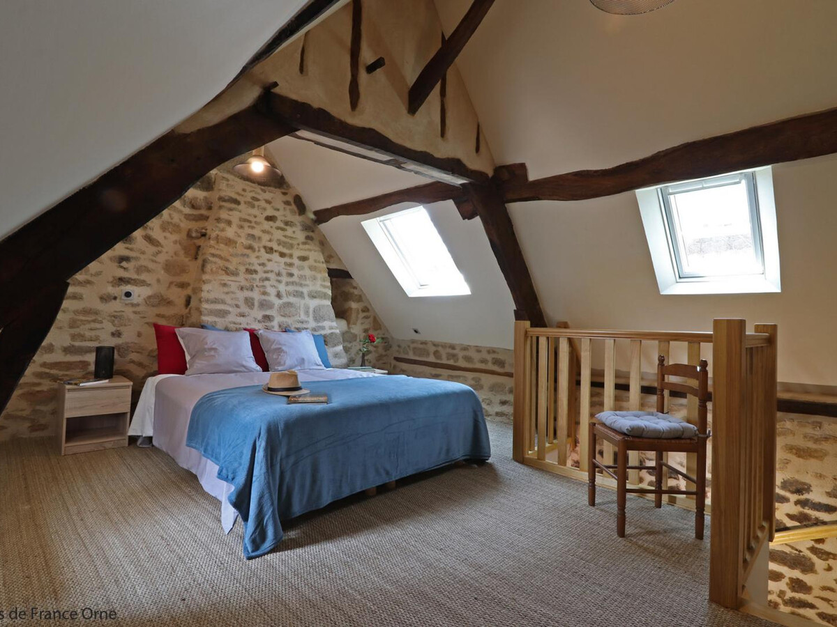Maison du 15ème siècle avec jardin à Athis-Val de Rouvre - Photo 3