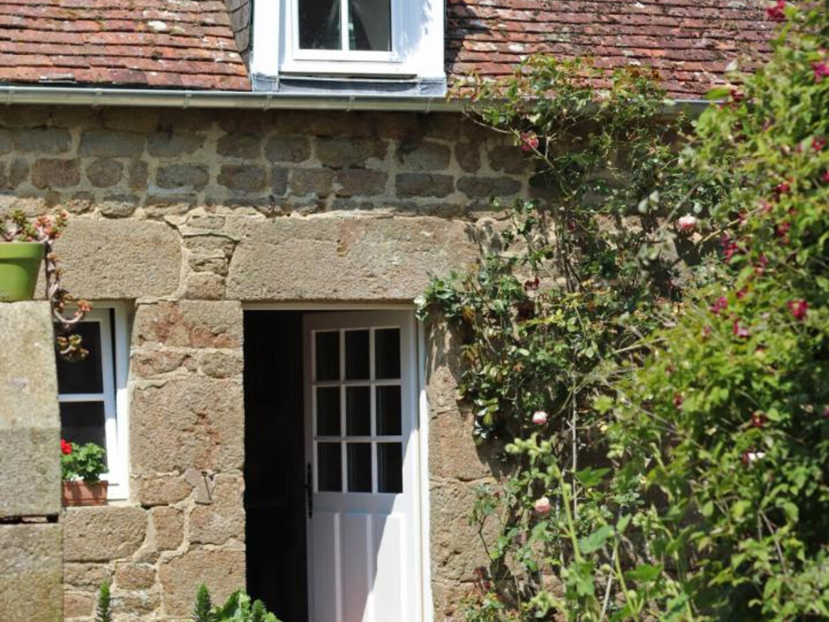 Maison du 15ème siècle avec jardin à Athis-Val de Rouvre - Photo 6
