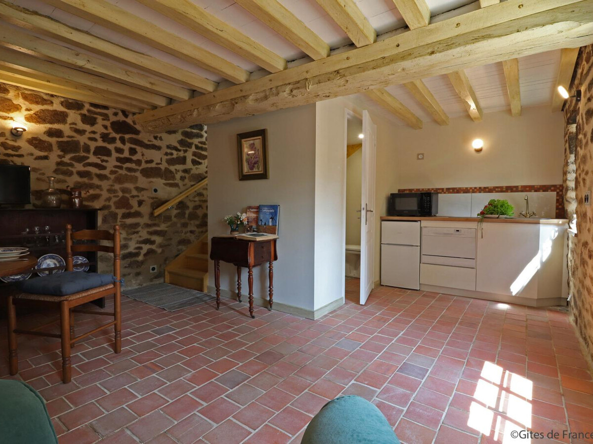 Maison du 15ème siècle avec jardin à Athis-Val de Rouvre - Photo 7