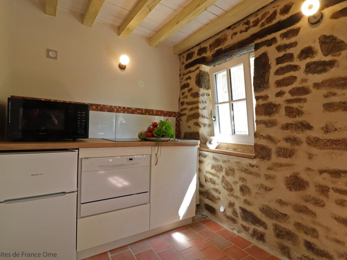 Maison du 15ème siècle avec jardin à Athis-Val de Rouvre - Photo 9