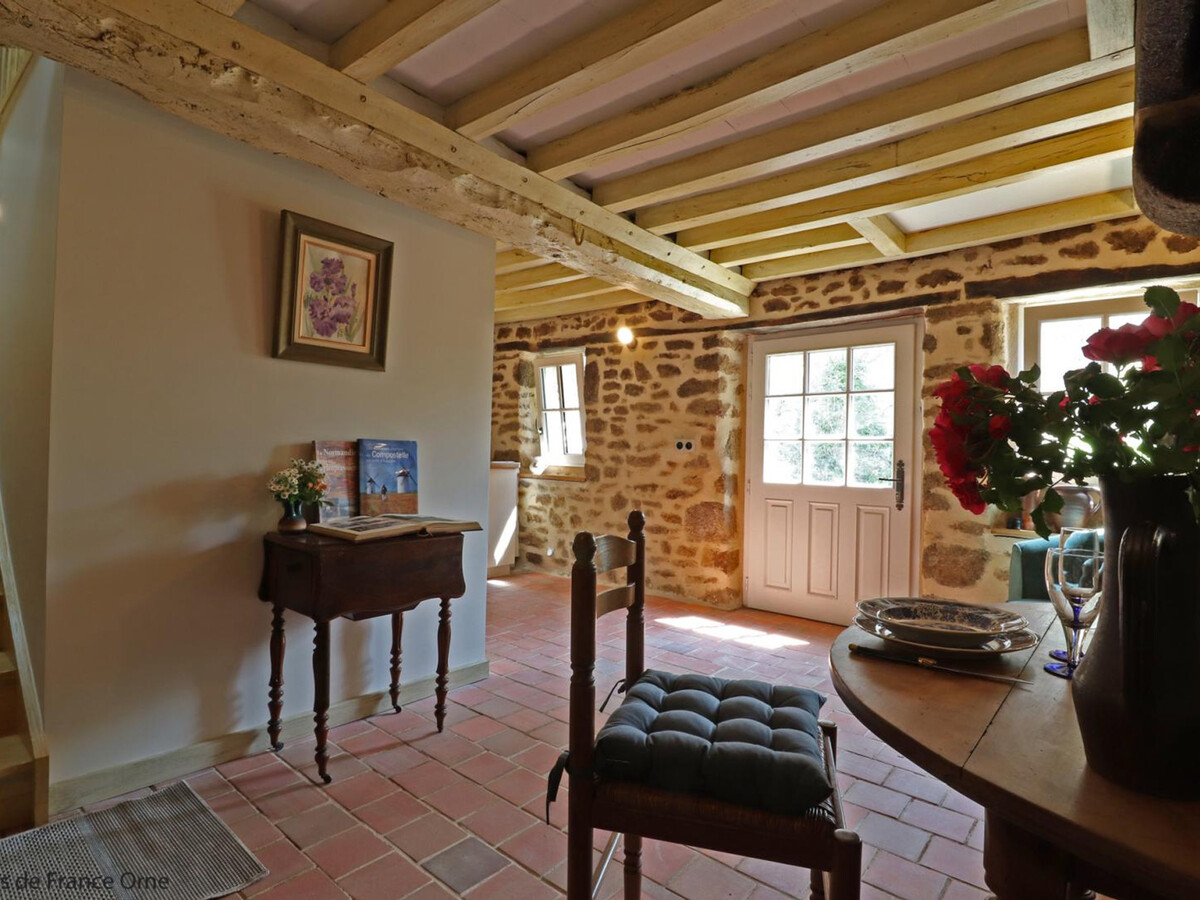 Maison du 15ème siècle avec jardin à Athis-Val de Rouvre - Photo 11