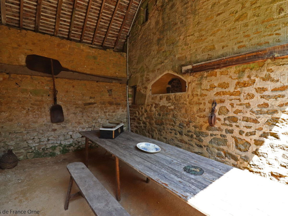 Maison du 15ème siècle avec jardin à Athis-Val de Rouvre - Photo 25