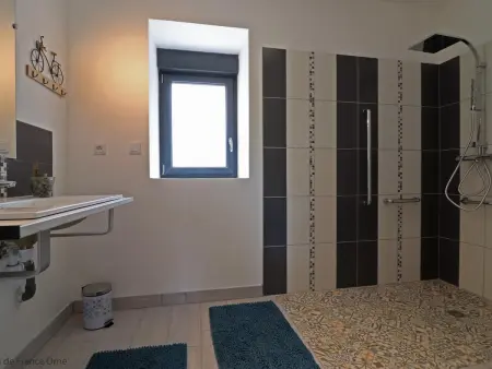 Gîte familial 14 pers. avec sauna et 1 ha de jardin : photo 13