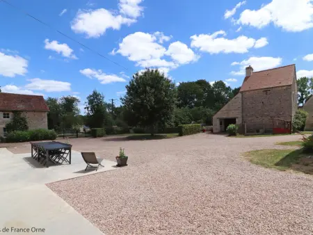 Charmante maison de campagne en pierre avec WIFI, terrasse et jardin clos - Photo 32