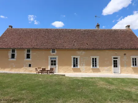 Longère Percheronne spacieuse avec jardin et spa en option - Photo 34