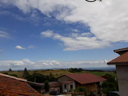 Gîte confortable à la ferme avec terrasse en campagne - Photo 6