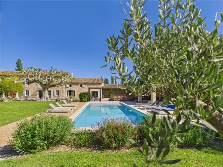 Location maison à Eygalières, Magnifique Mas Provençal avec Piscine à Eygalières - 19 Couchages, 8 Chambres, Billard, et Plus !