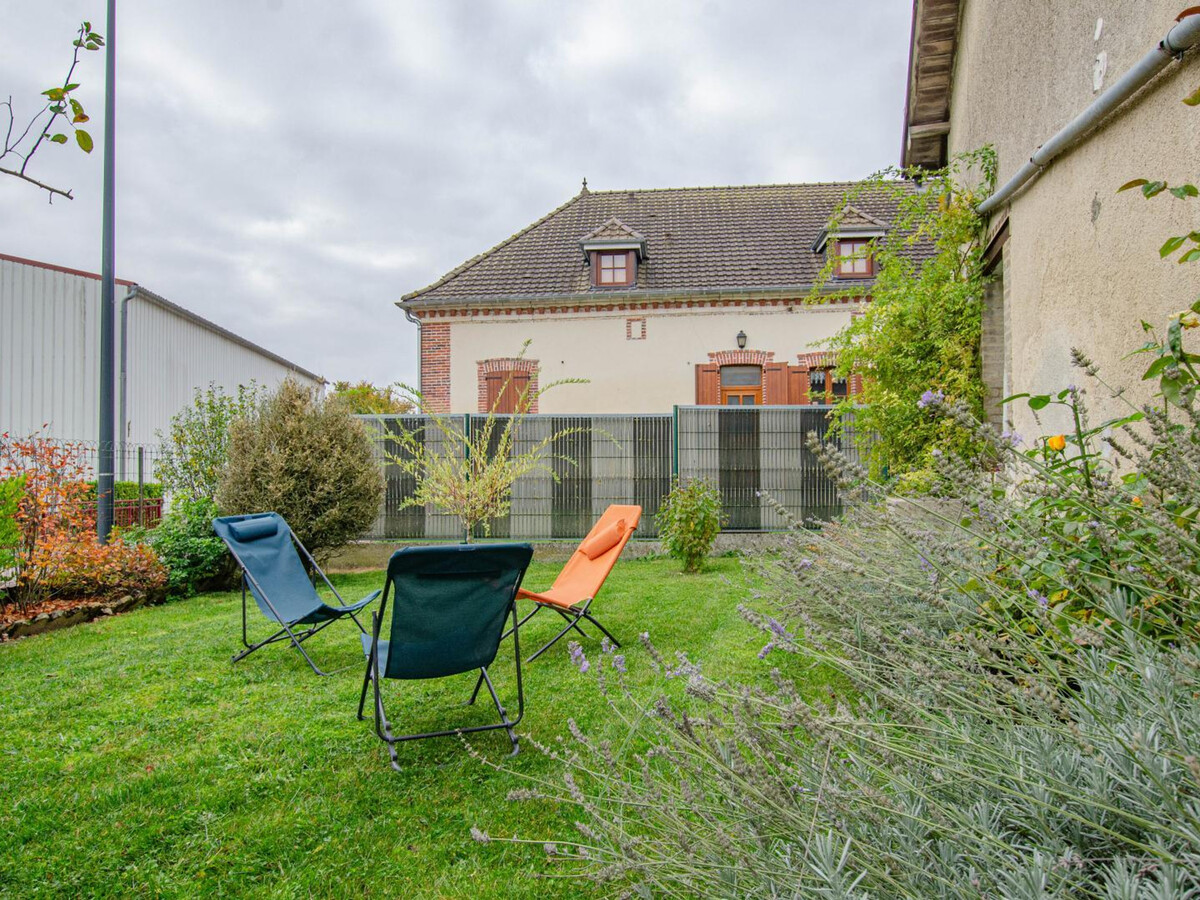 Gîte 6 pers. Mailly-le-Camp, terrain clos et terrasse couverte - Photo 2