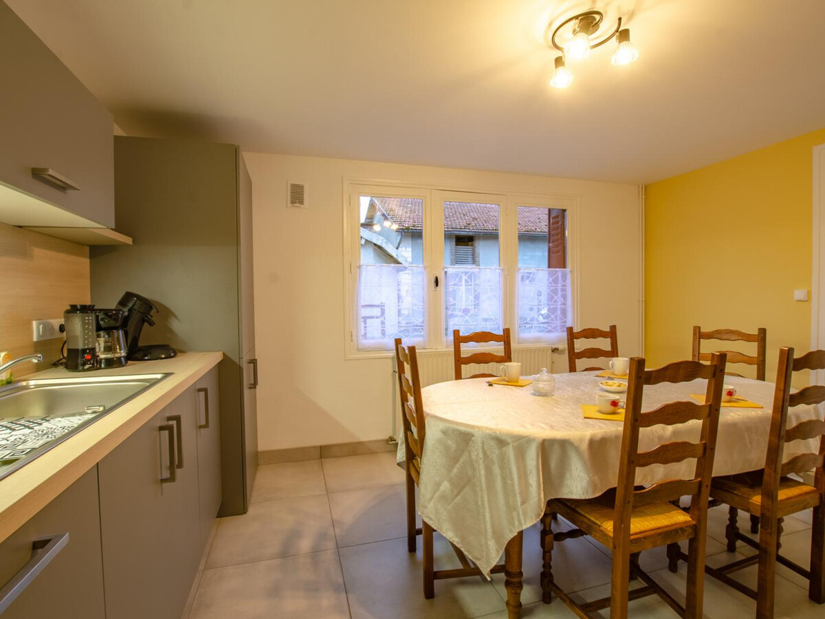 Gîte 6 pers. Mailly-le-Camp, terrain clos et terrasse couverte - Photo 8