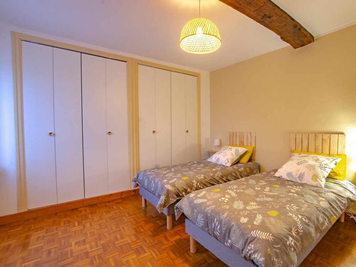 Gîte 6 pers. Mailly-le-Camp, terrain clos et terrasse couverte - Photo 12
