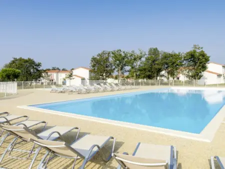 Maison 2 chambres au calme avec piscine, proche plages et commerces - Photo 5