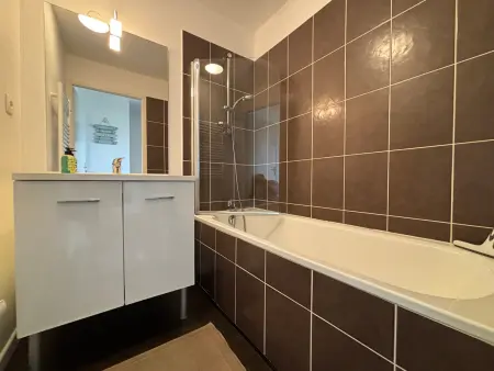 Maison 2 chambres au calme avec piscine, proche plages et commerces - Photo 9