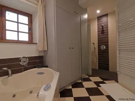 Maison authentique près d'un étang avec animaux acceptés, linge et ménage inclus - Photo 14