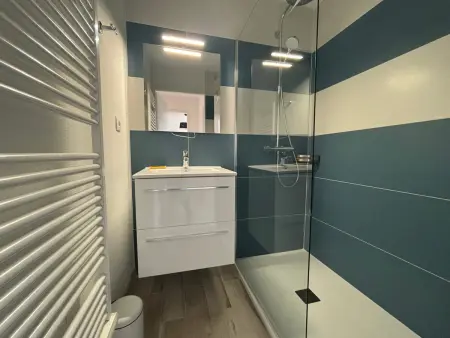 Maison de Vacances 2* avec Piscine Chauffée, Proche Plage et Commerces - Photo 10