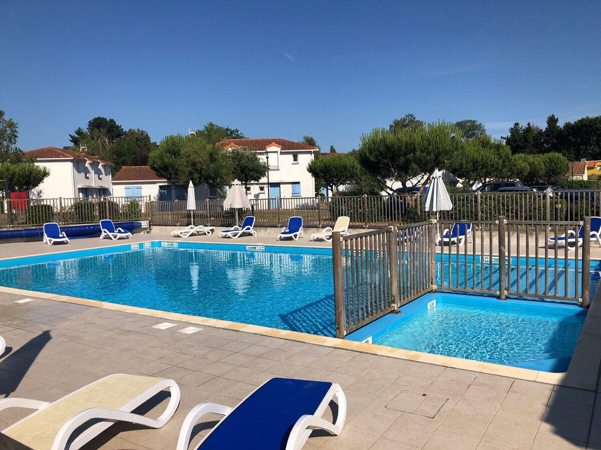 Maisonnette 4 pers, terrasse privée et accès piscine chauffée - Photo 1