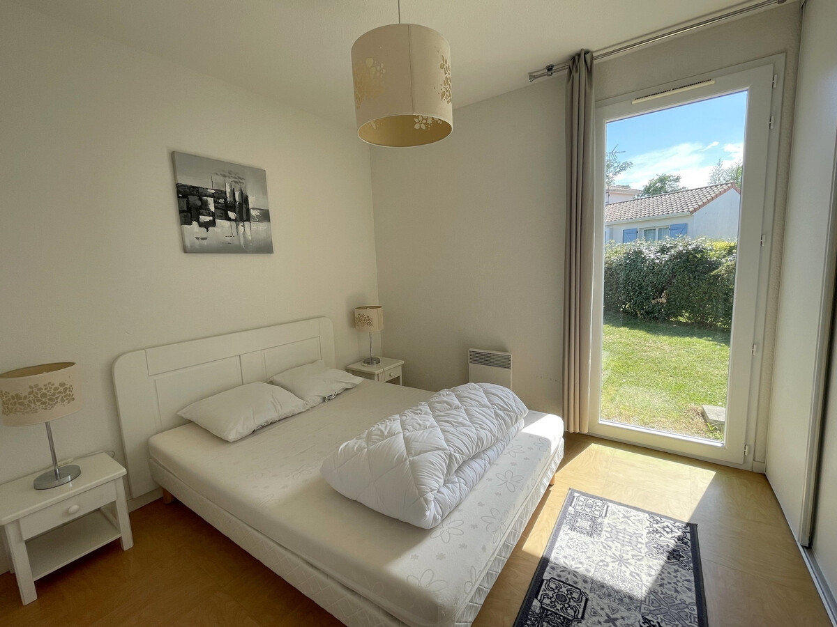 Maisonnette 4 pers, terrasse privée et accès piscine chauffée - Photo 2