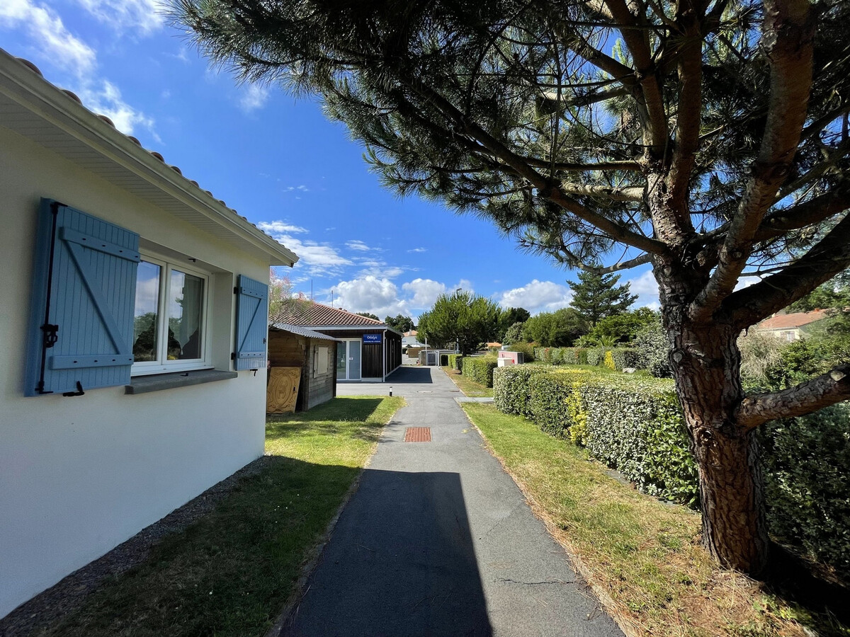 Maisonnette 4 pers, terrasse privée et accès piscine chauffée - Photo 13
