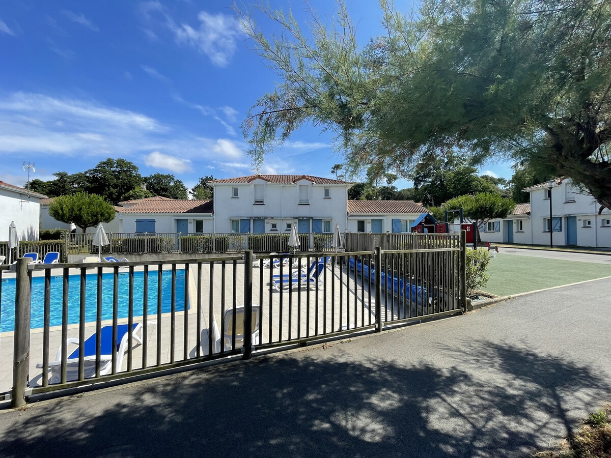 Maisonnette 4 pers, terrasse privée et accès piscine chauffée - Photo 17