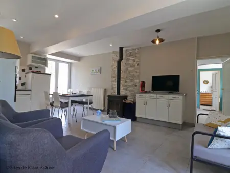 Gîte de plain-pied avec jardin et animaux à Rives-d'Andaine : photo 3