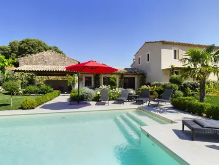 Villa rénovée 120m² à Eygalières, piscine chauffée : photo 2