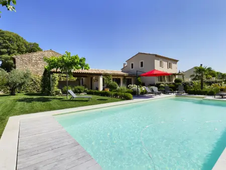 Villa rénovée 120m² à Eygalières, piscine chauffée : photo 3