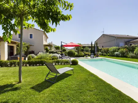 Villa rénovée 120m² à Eygalières, piscine chauffée : photo 6