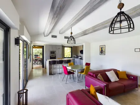 Villa rénovée 120m² à Eygalières, piscine chauffée : photo 14