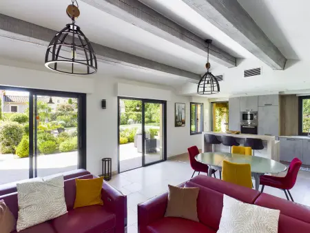 Villa rénovée 120m² à Eygalières, piscine chauffée : photo 15