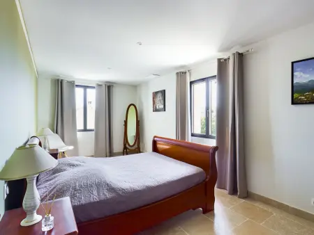 Villa rénovée 120m² à Eygalières, piscine chauffée : photo 18