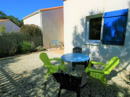 Charmante maisonnette à Longeville-sur-Mer, proche plage, 2 ch, terrasse, parking, vélos bienvenus - Photo 2