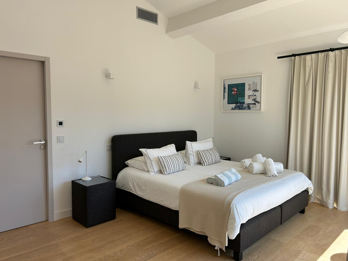 Villa contemporaine 4 chambres, piscine et pool house - Photo 18
