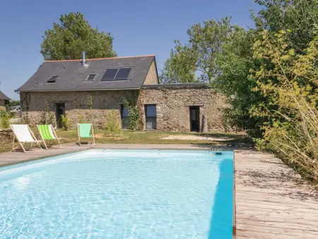 Location gite à Varades, Gîte écolabel entre Angers et Loire, piscine chauffée, jardin clos, calme et charme authentique