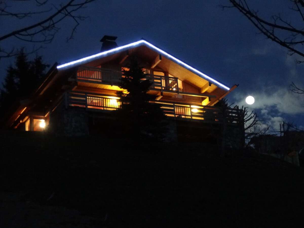 Chalet d'Anne, skis aux pieds avec sauna et jacuzzi - Photo 1