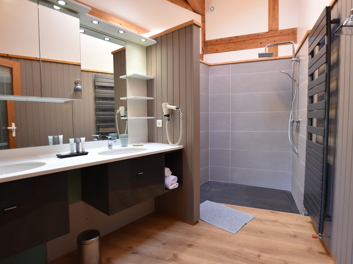 Chalet d'Anne, skis aux pieds avec sauna et jacuzzi - Photo 10