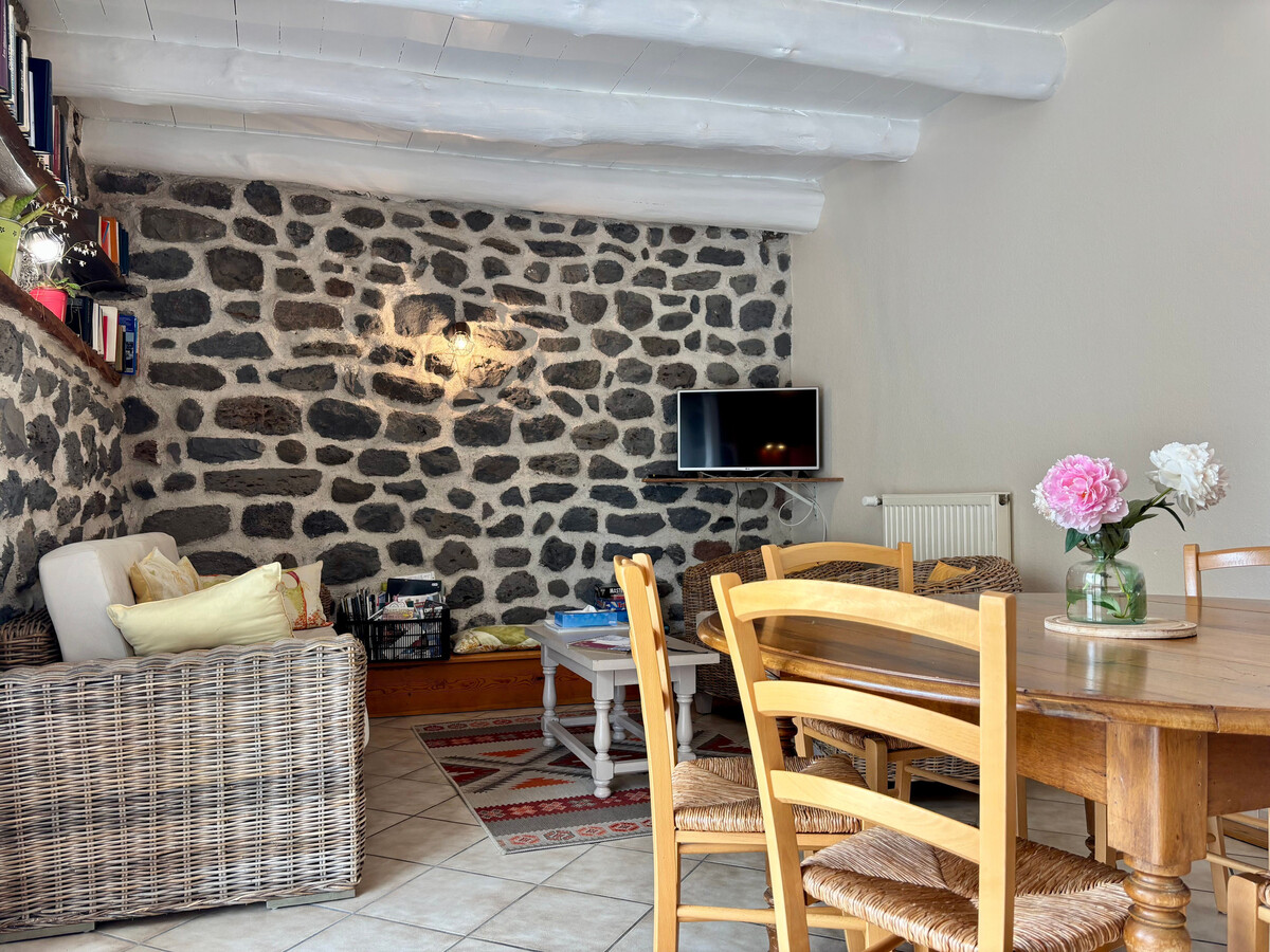 La Maison d'Amélina : gîte 6 pers. à Séneujols, tout inclus - Photo 4