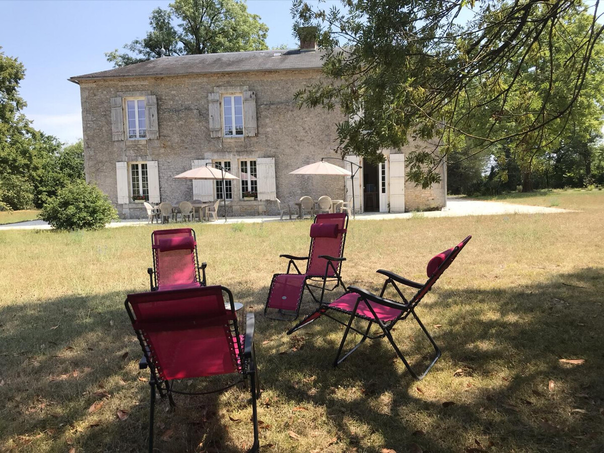 Gîte 8 pers. avec piscine privée sur 20 ha à Savignac-les-Églises - Photo 2