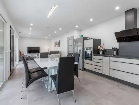 Villa T4 climatisée avec jardin, jacuzzi et Free WiFi à 600 m de la plage - Photo 6